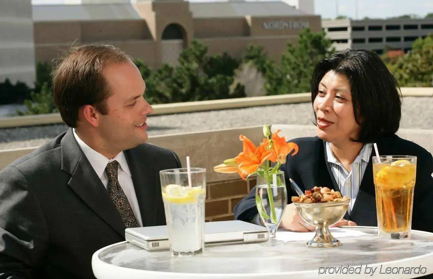 Foto - DoubleTree by Hilton Chicago - Oak Brook