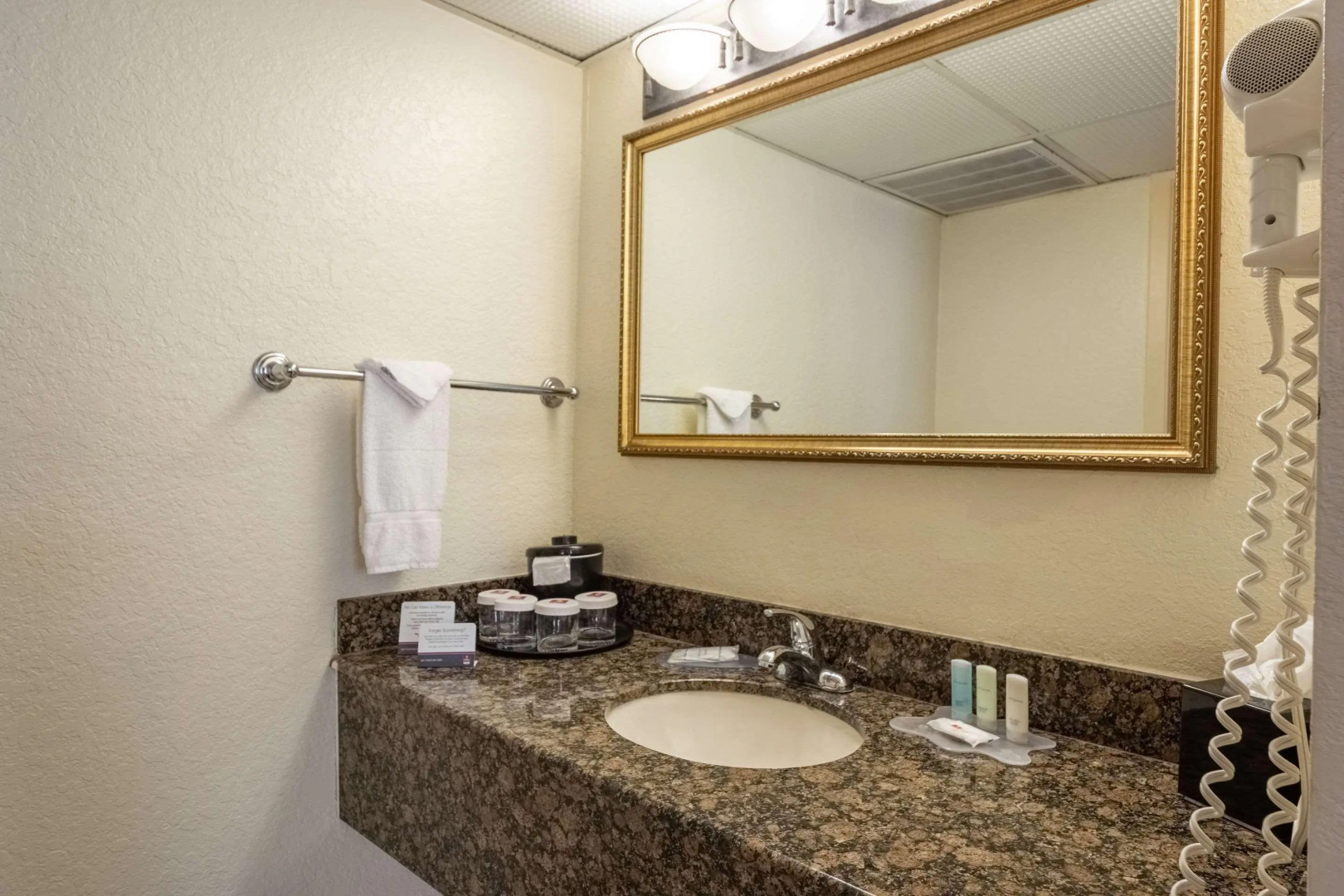 Photo - Clarion Inn & Suites Central Clearwater Beach