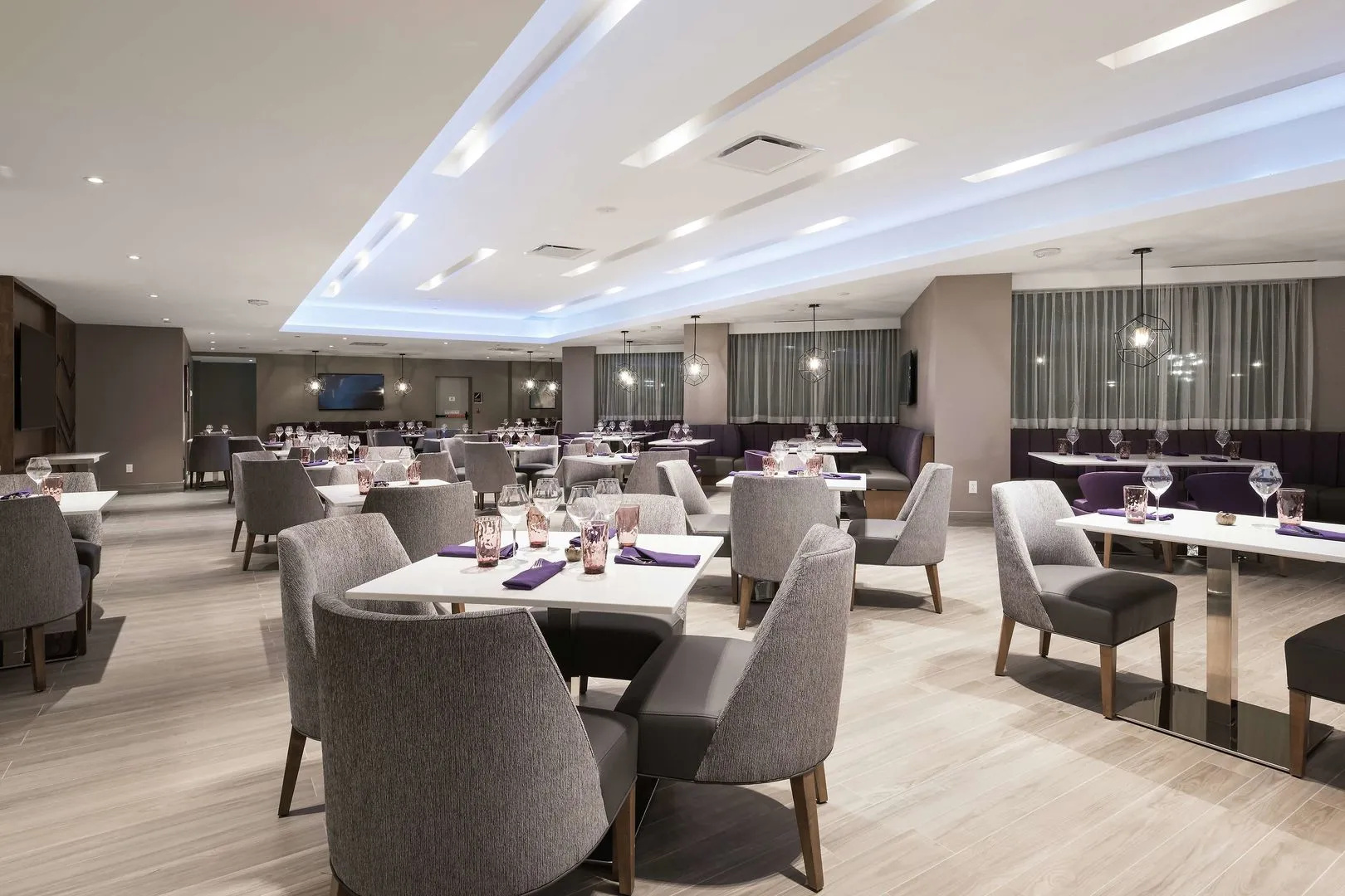 Photo - Hilton Garden Inn Ottawa Downtown