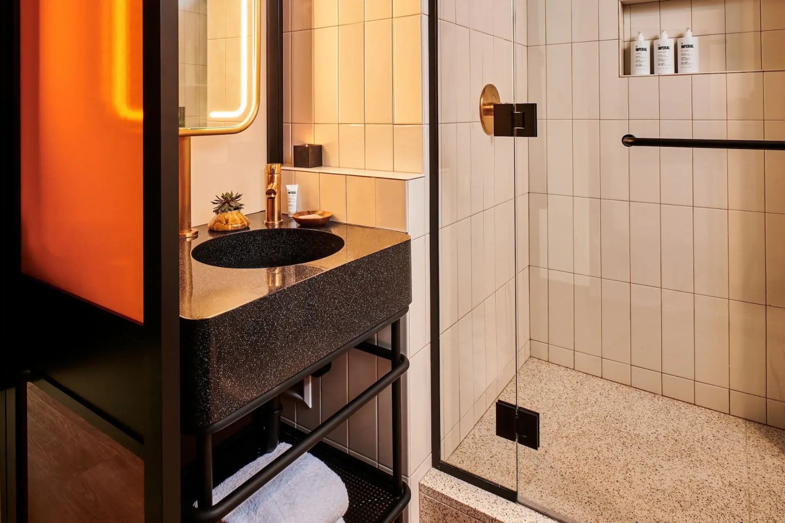 Photo - HOLLYWOOD VOLUME, a Tribute Portfolio Hotel