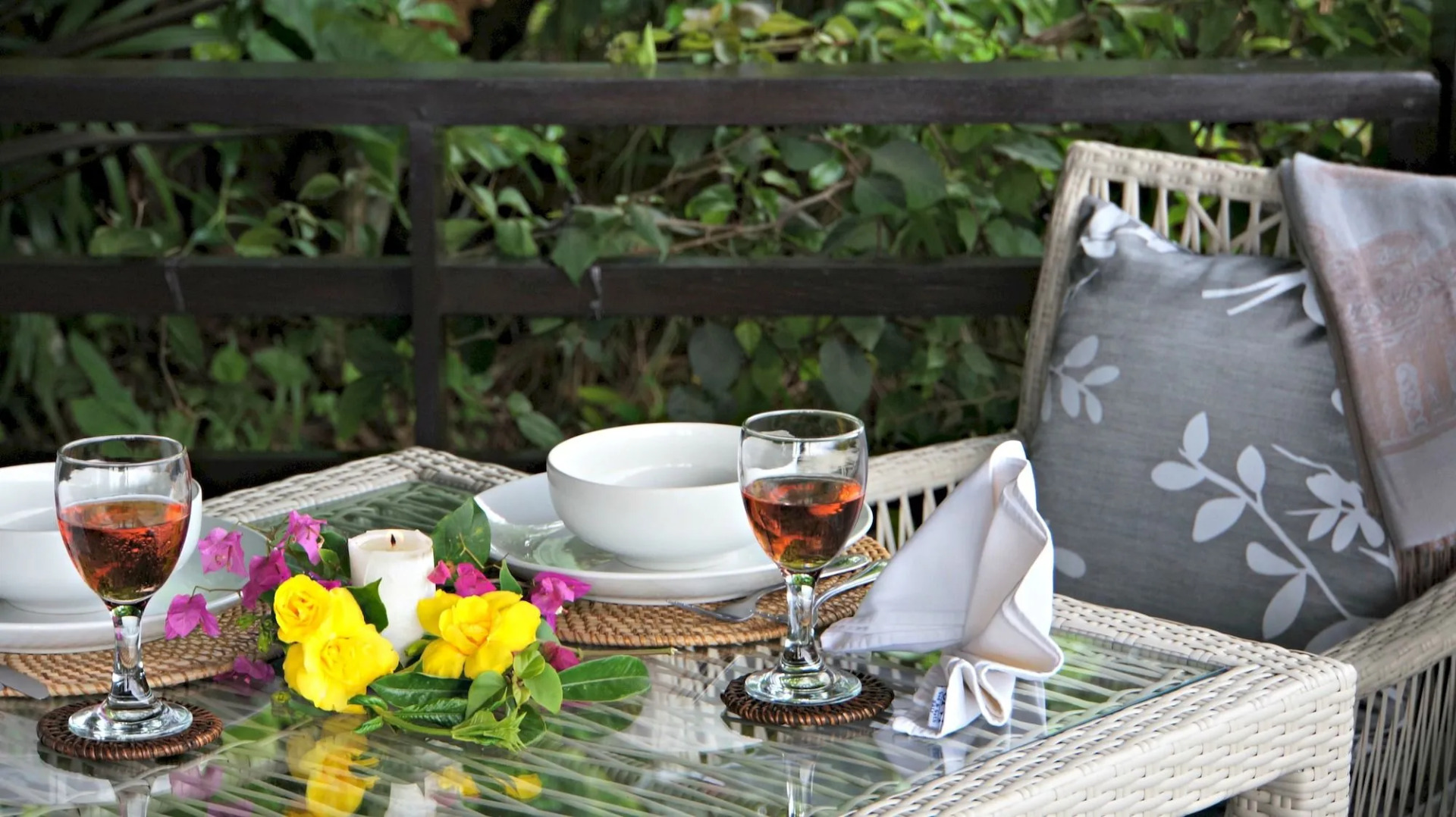 Foto - Samanvaya - Adults Only