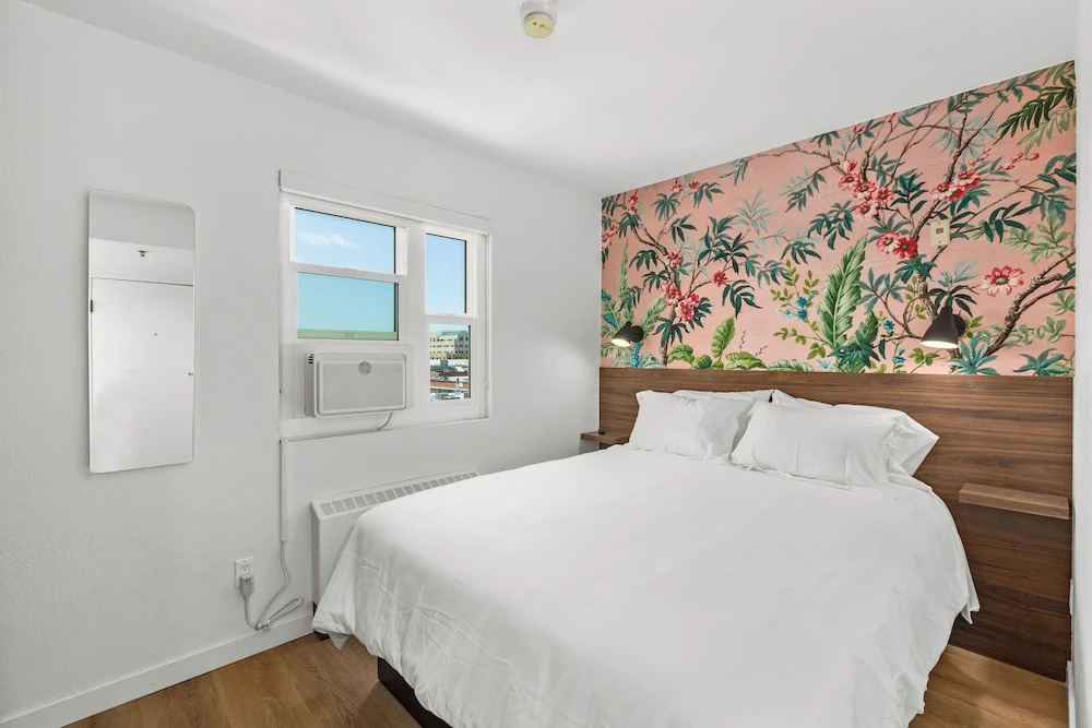 Photo - Uptown Inn - Limited Service Apart-Hotel