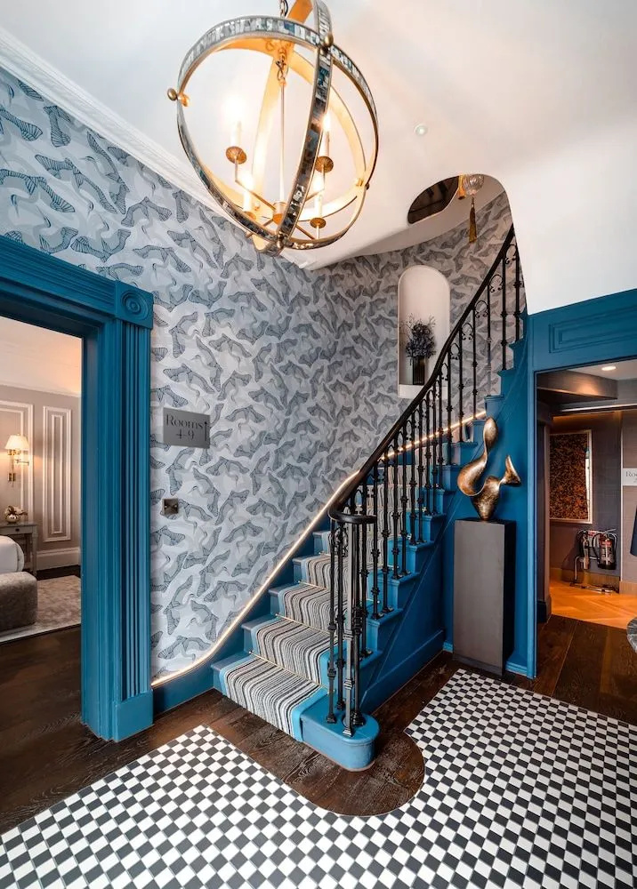 Photo - No.4 Carlton Hotel