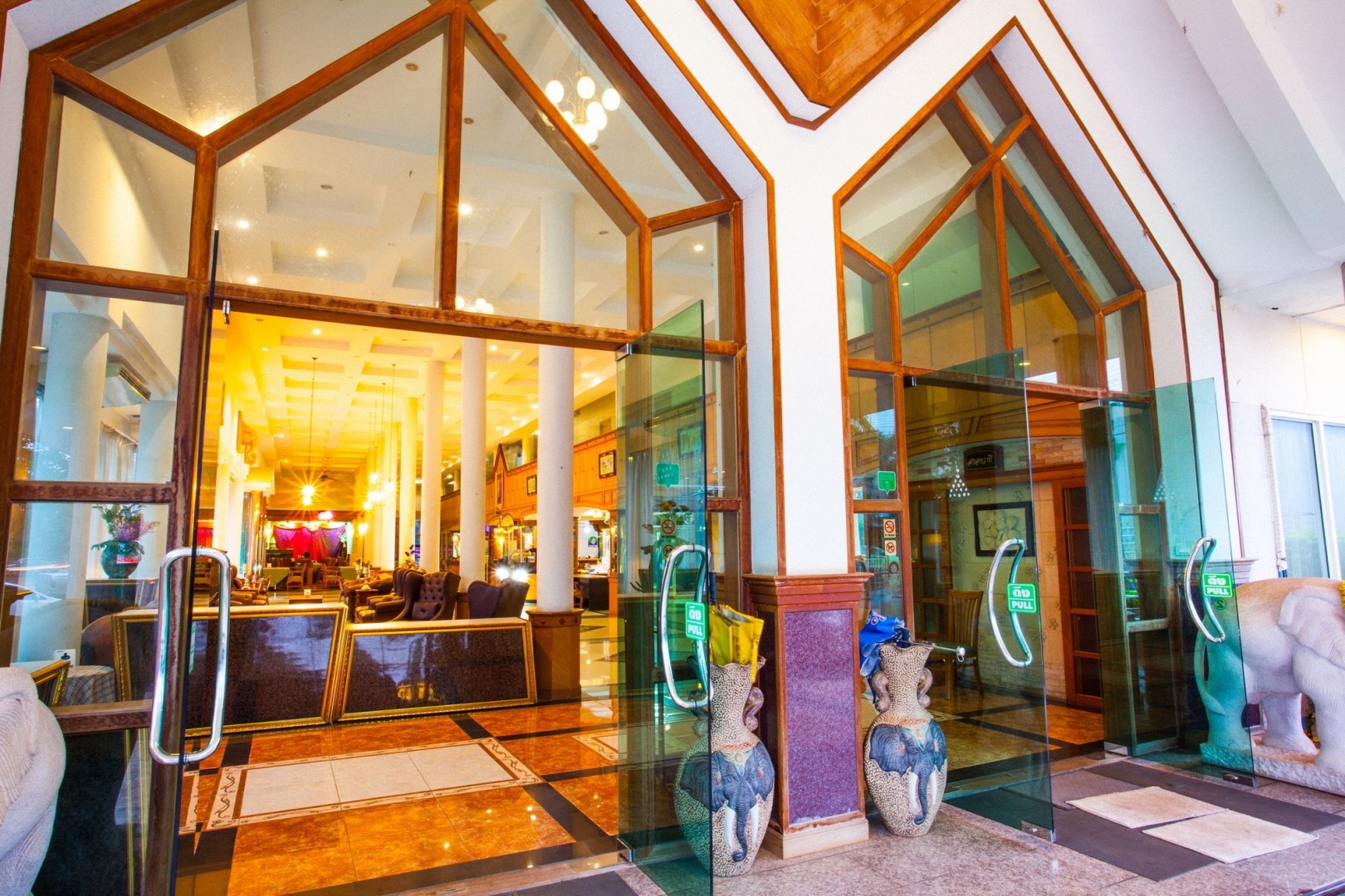 NH Elegant Hotel