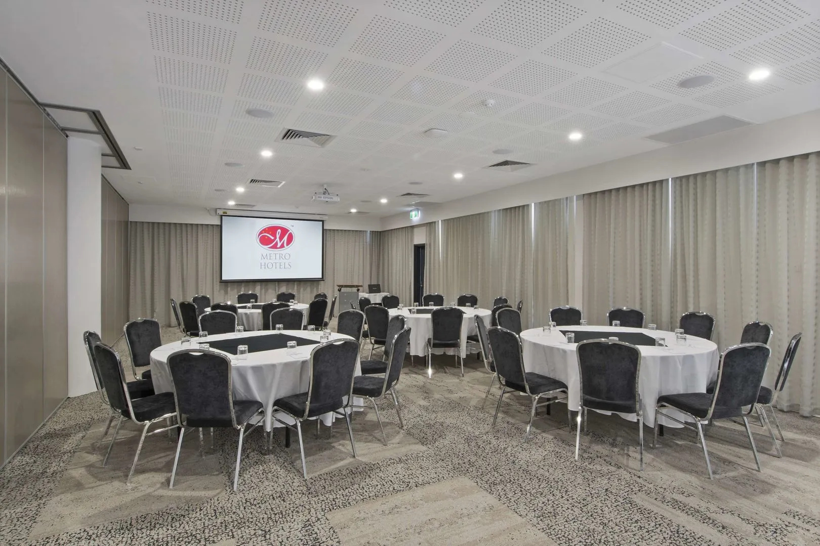 Photo - Metro Hotel Perth