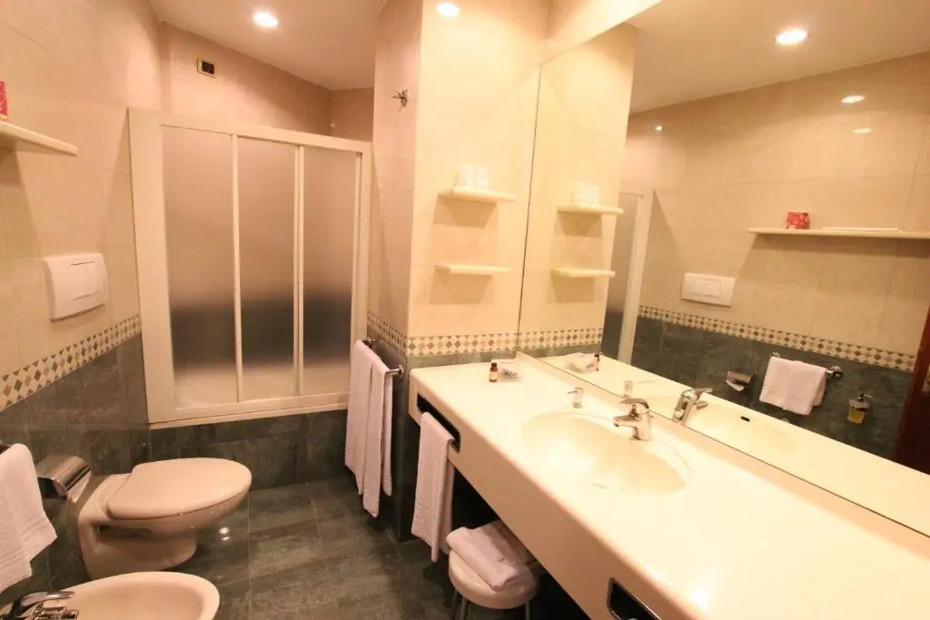 Photo - Mokinba Hotels King