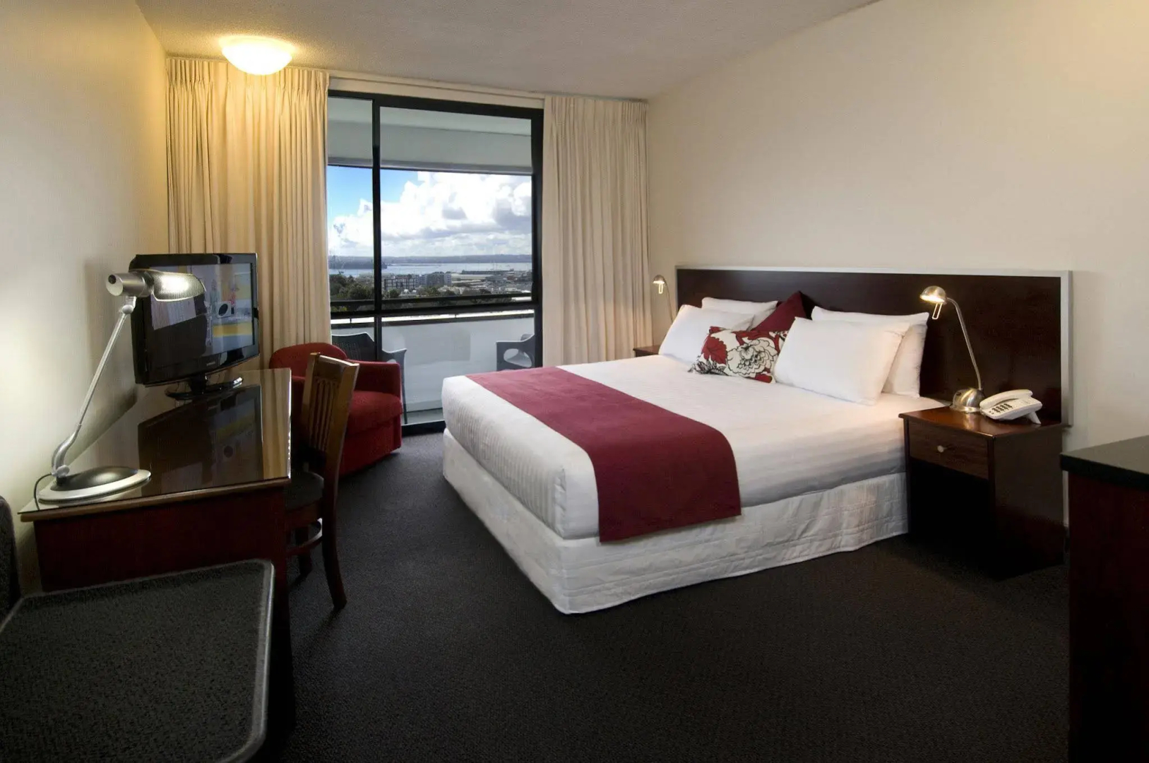 Photo - The Parnell Hotel & Conference Centre