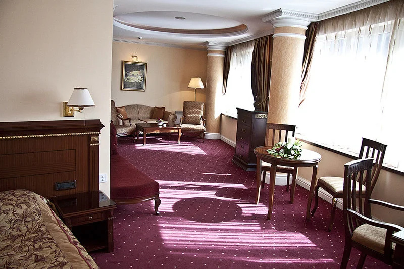 Photo - Stone Bridge Hotel