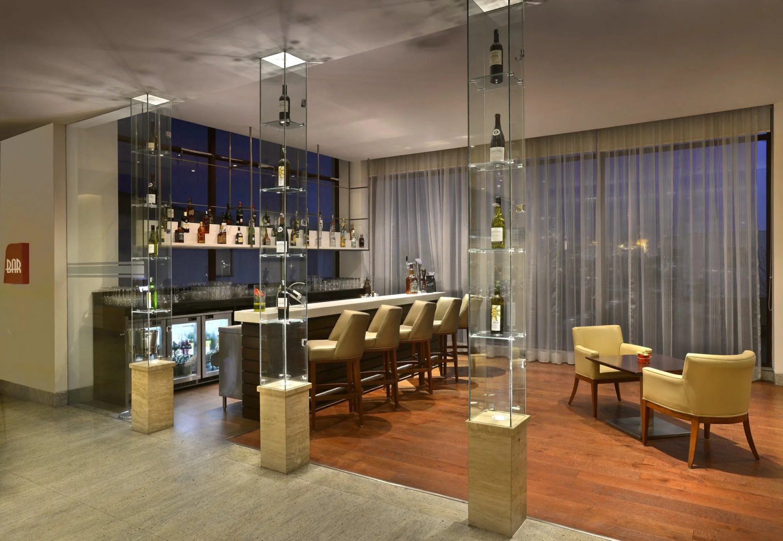 Foto - Four Points by Sheraton New Delhi, Airport Highway