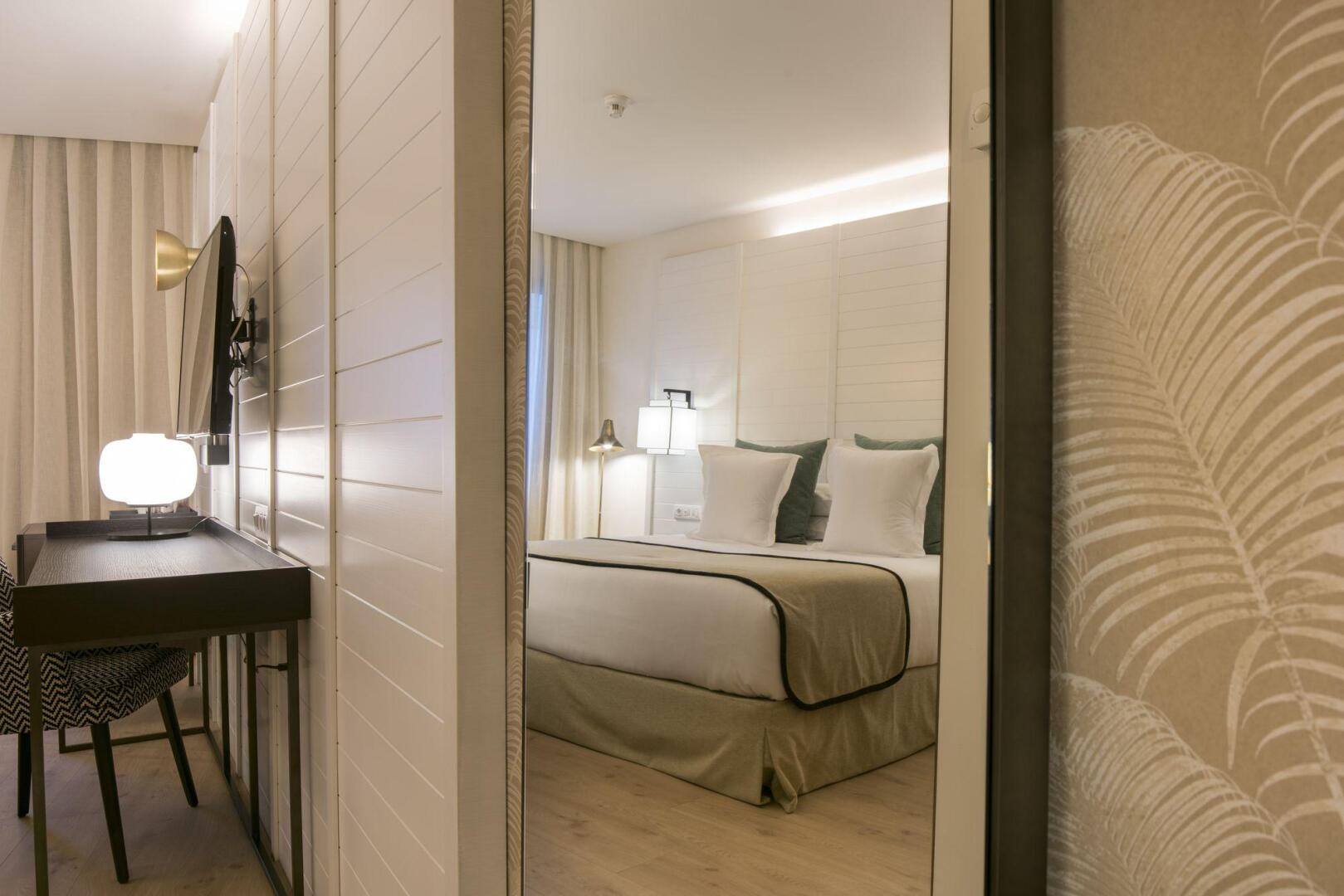 Photo - Molina Lario