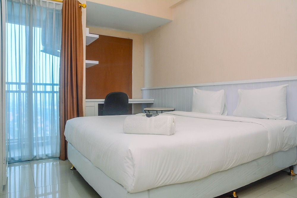 Minimalist And Comfy Studio At Grand Dhika City Apartment