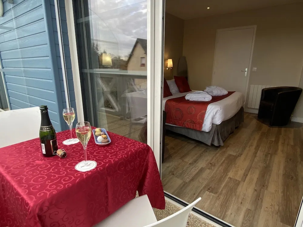 Foto - Contact Hôtel - Hôtel les Bleuets & SPA
