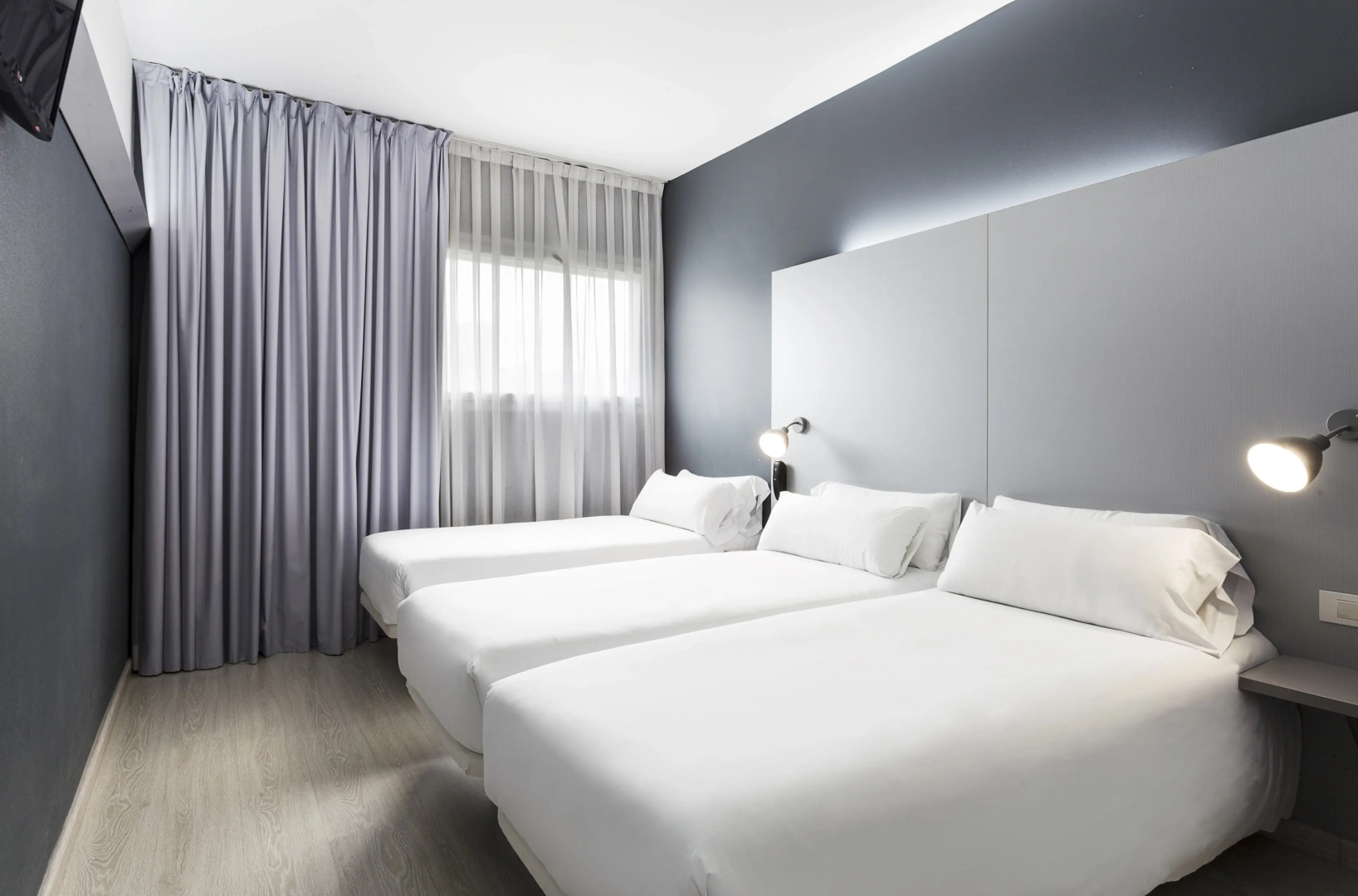 Photo - B&B HOTEL Barcelona Mollet