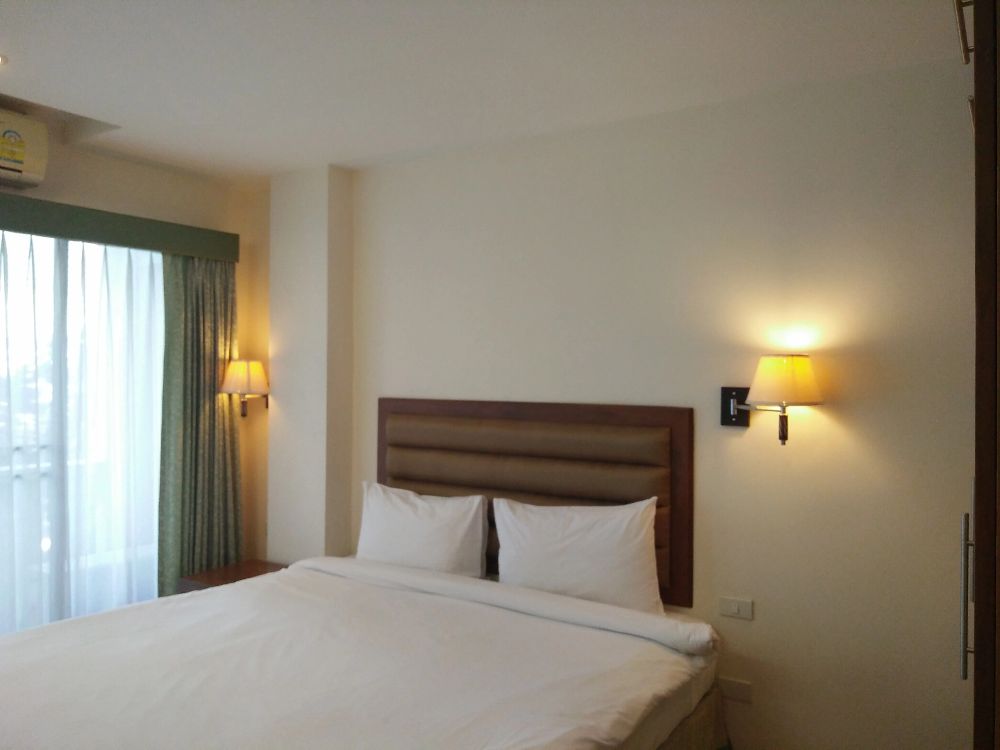Photo - Lasalle Suites Hotel & Residence