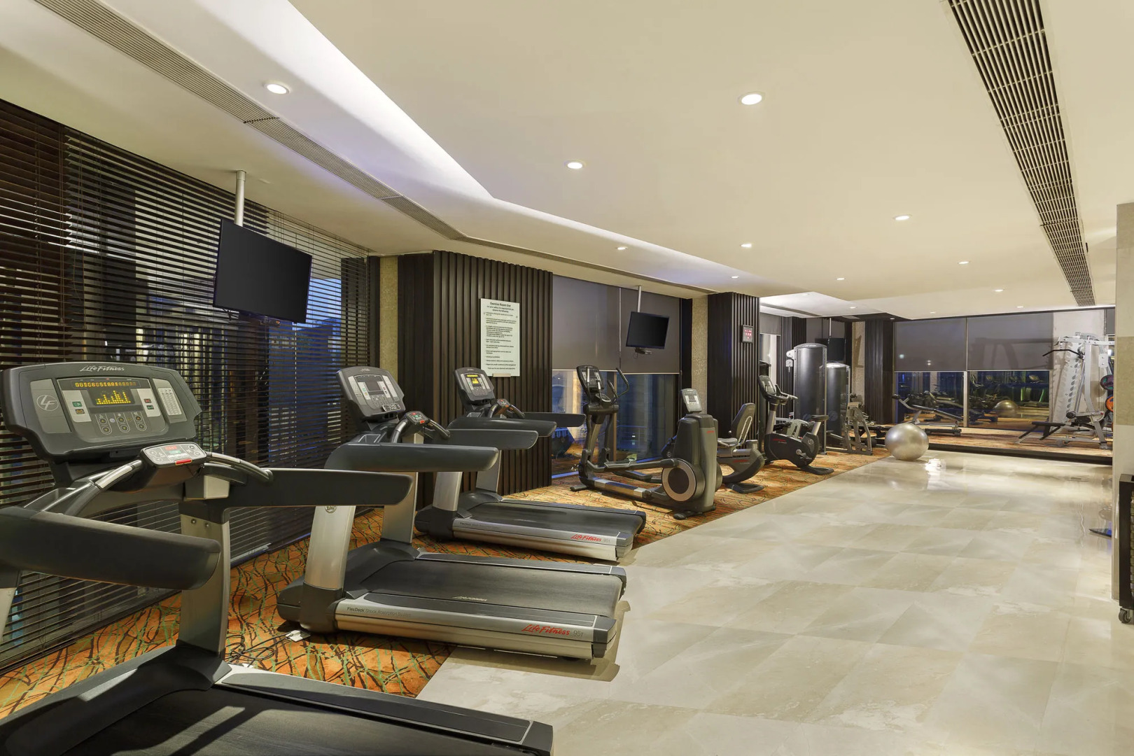 Photo - Courtyard by Marriott Gurugram Downtown