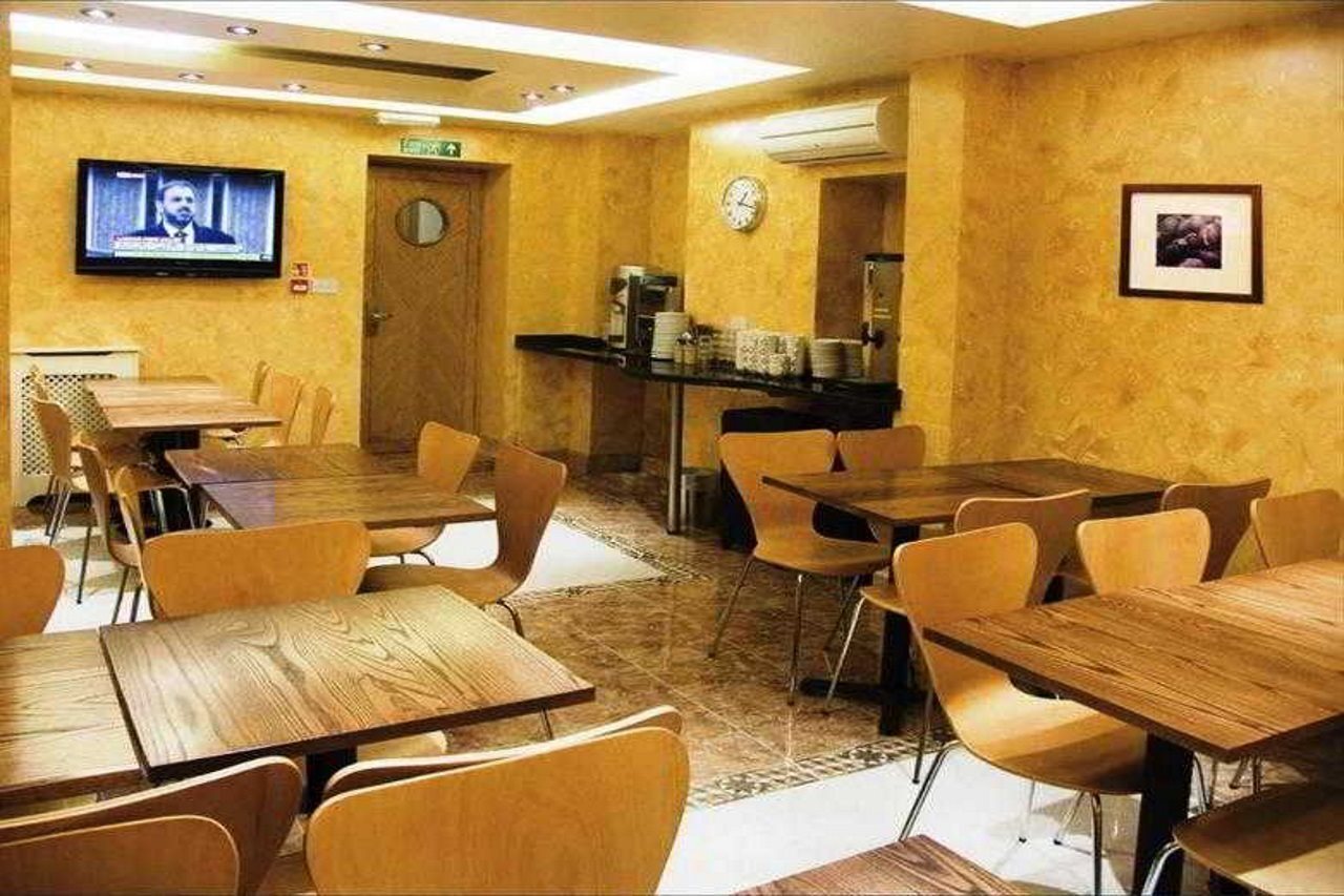 Photo - Oxford Hotel