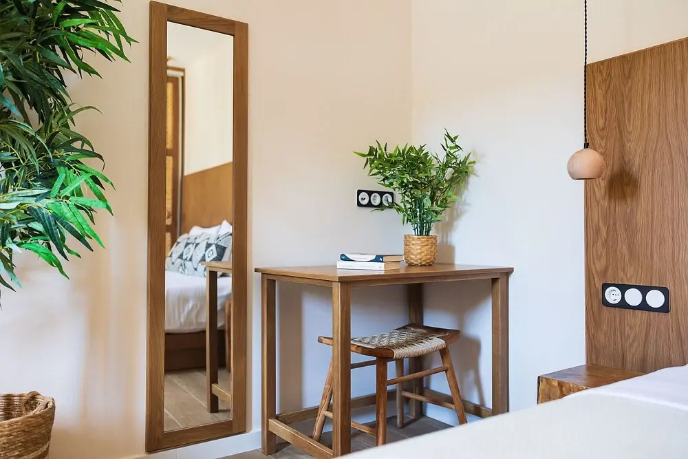 Photo - Almi of Naxos