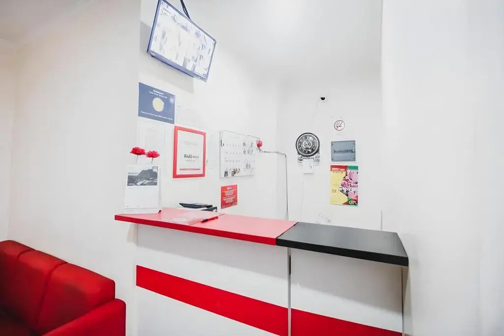 Photo - RedDoorz Plus near Mall Ciputra Jakarta