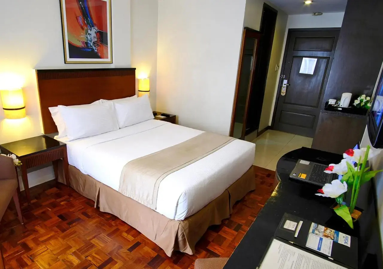 Foto - Fersal Hotel Neptune Makati