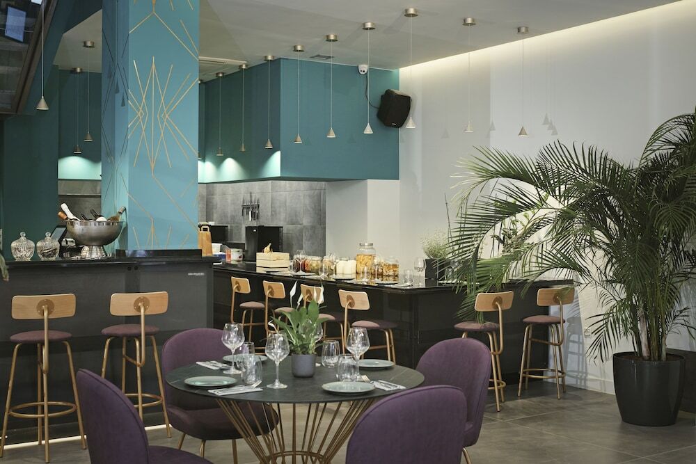 Photo - The Gem Society Hotel