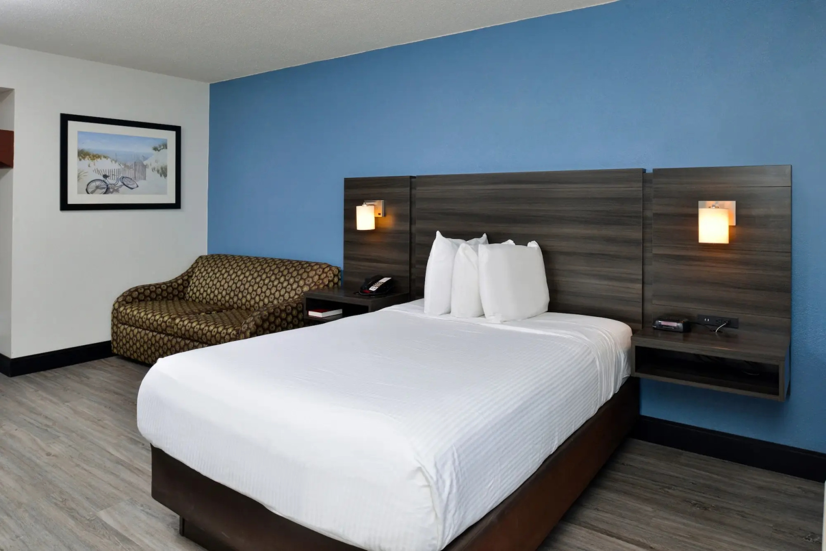 Photo - SureStay Hotel by Best Western Virginia Beach Royal Clipper