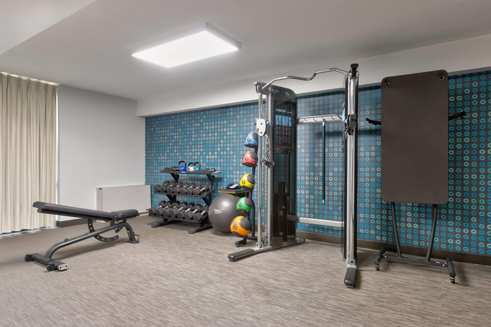 Photo - La Quinta Inn & Suites by Wyndham Dallas I-35 Walnut Hill Ln