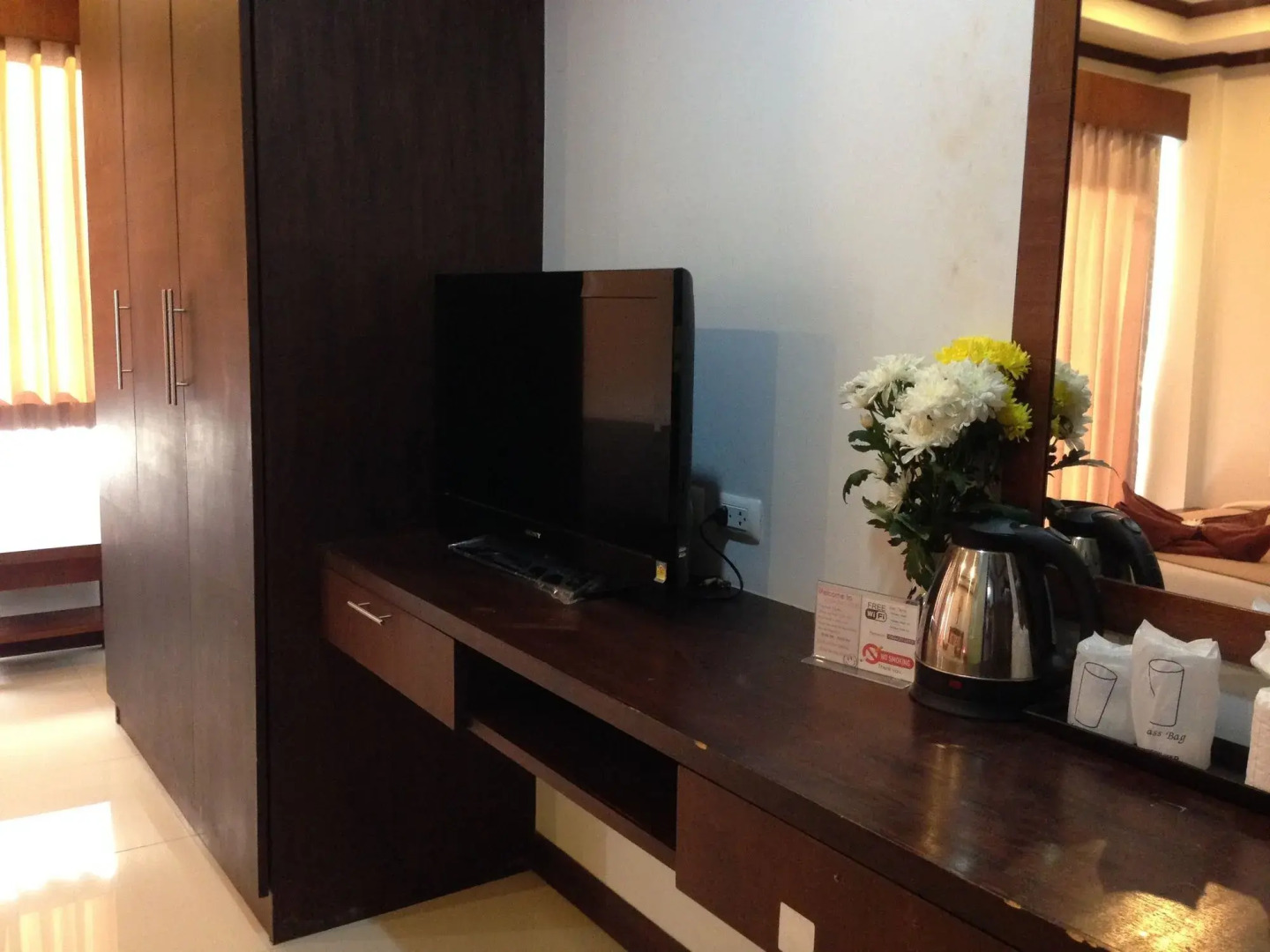 Foto - TJ Patong Hotel - Otop Shopping Paradise