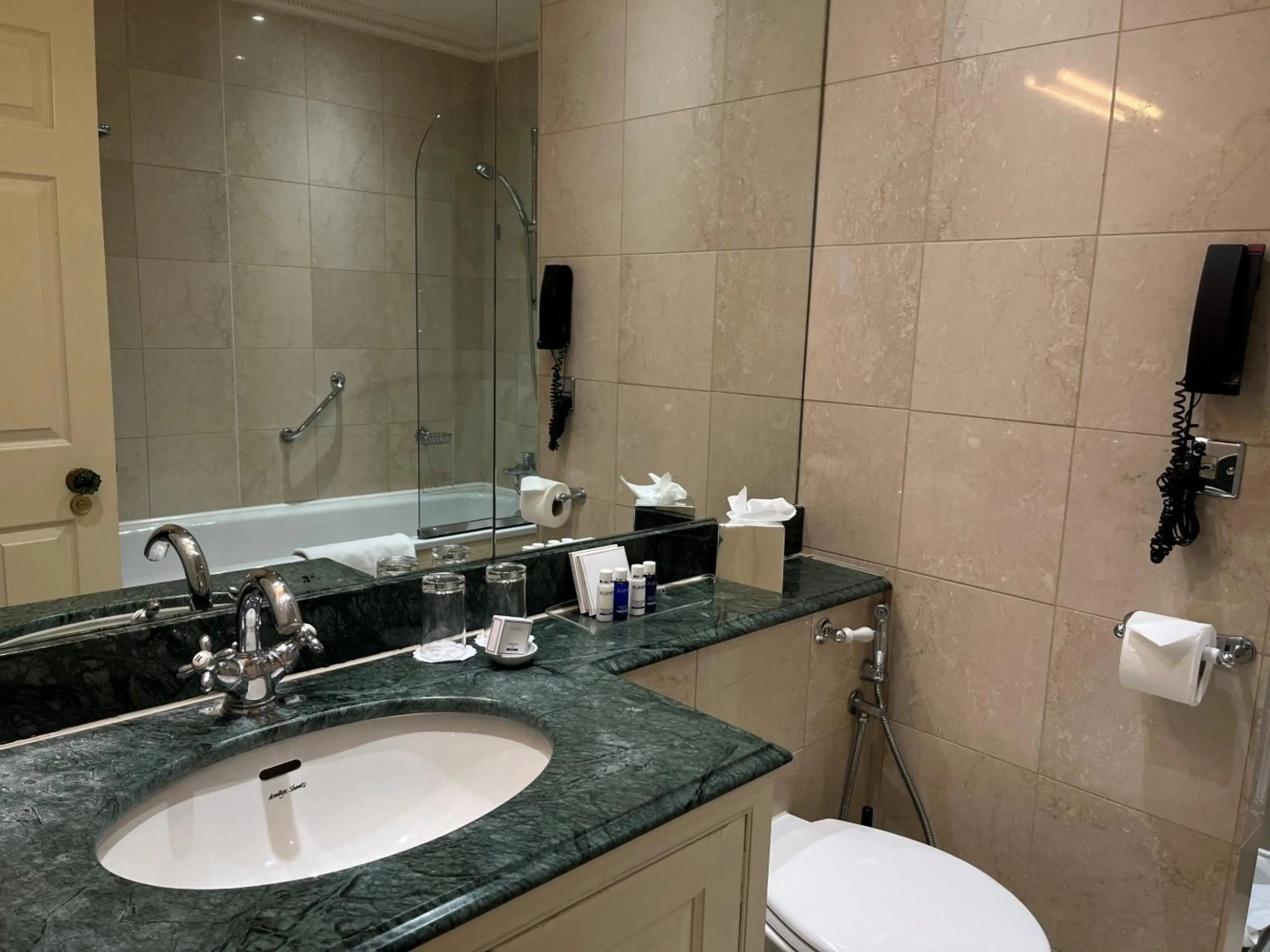 Photo - The Leonard Hotel