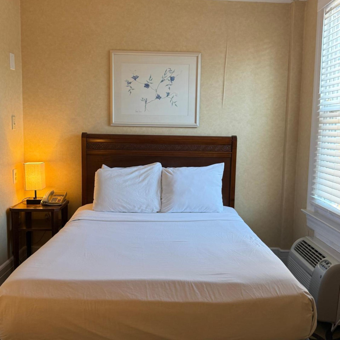 Photo - Windsor Inn Hotel