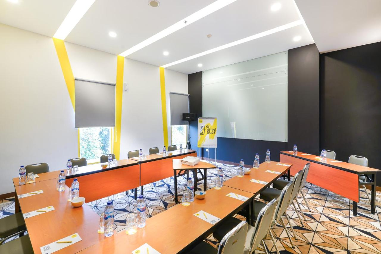 Photo - YELLO Hotel Manggarai Jakarta