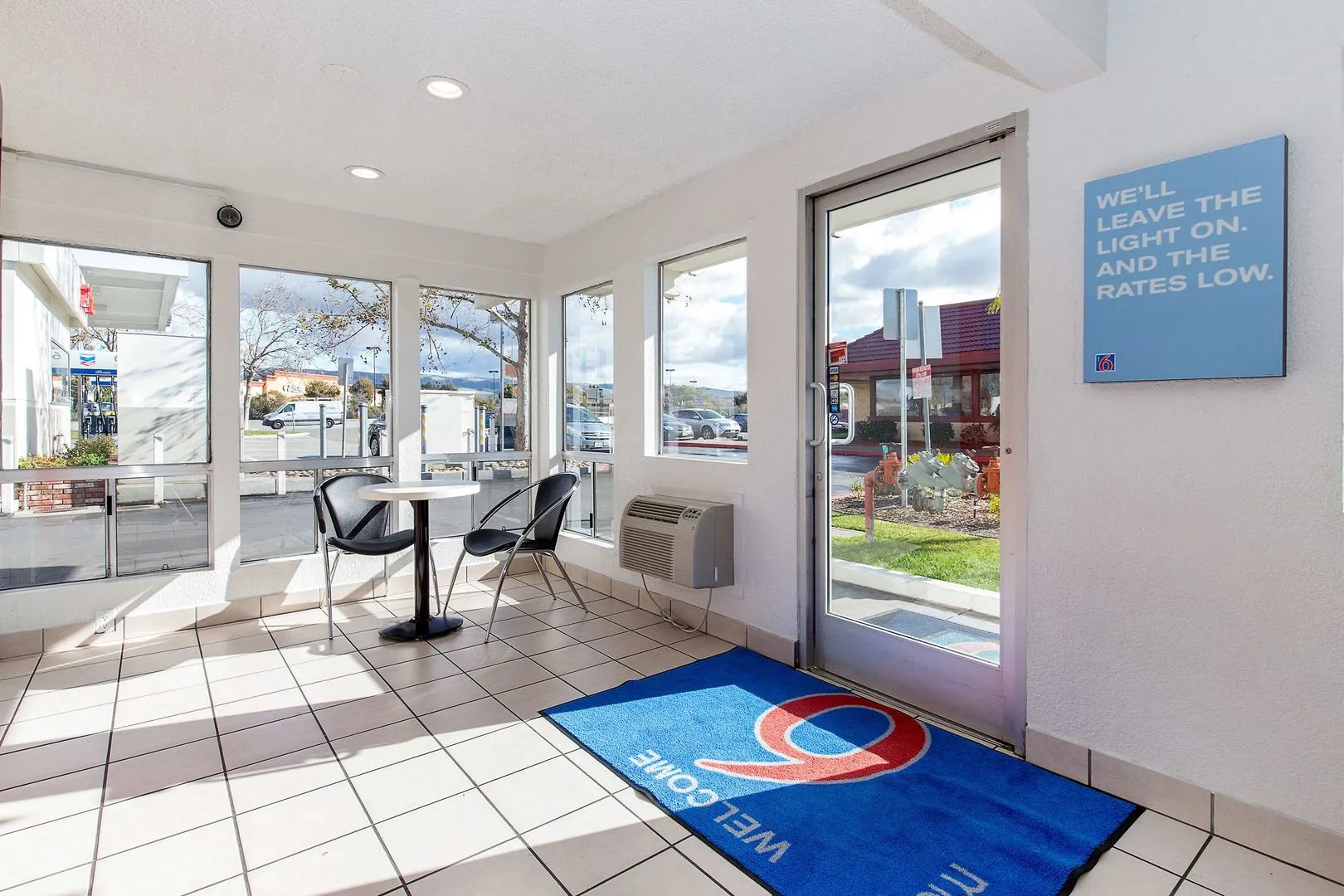 Foto - Motel 6 Hayward, CA – Silicon Valley Gateway