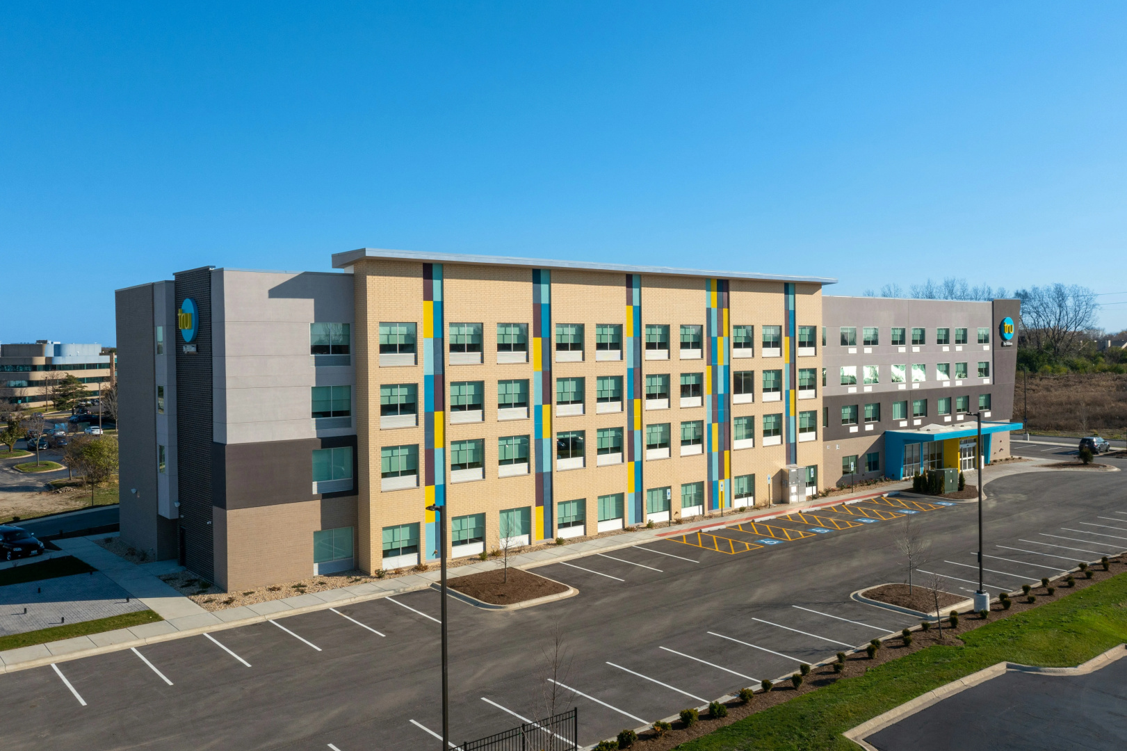 Photo - Tru by Hilton Naperville Chicago