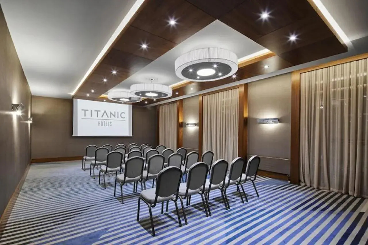 Foto - TITANIC Chaussee Berlin