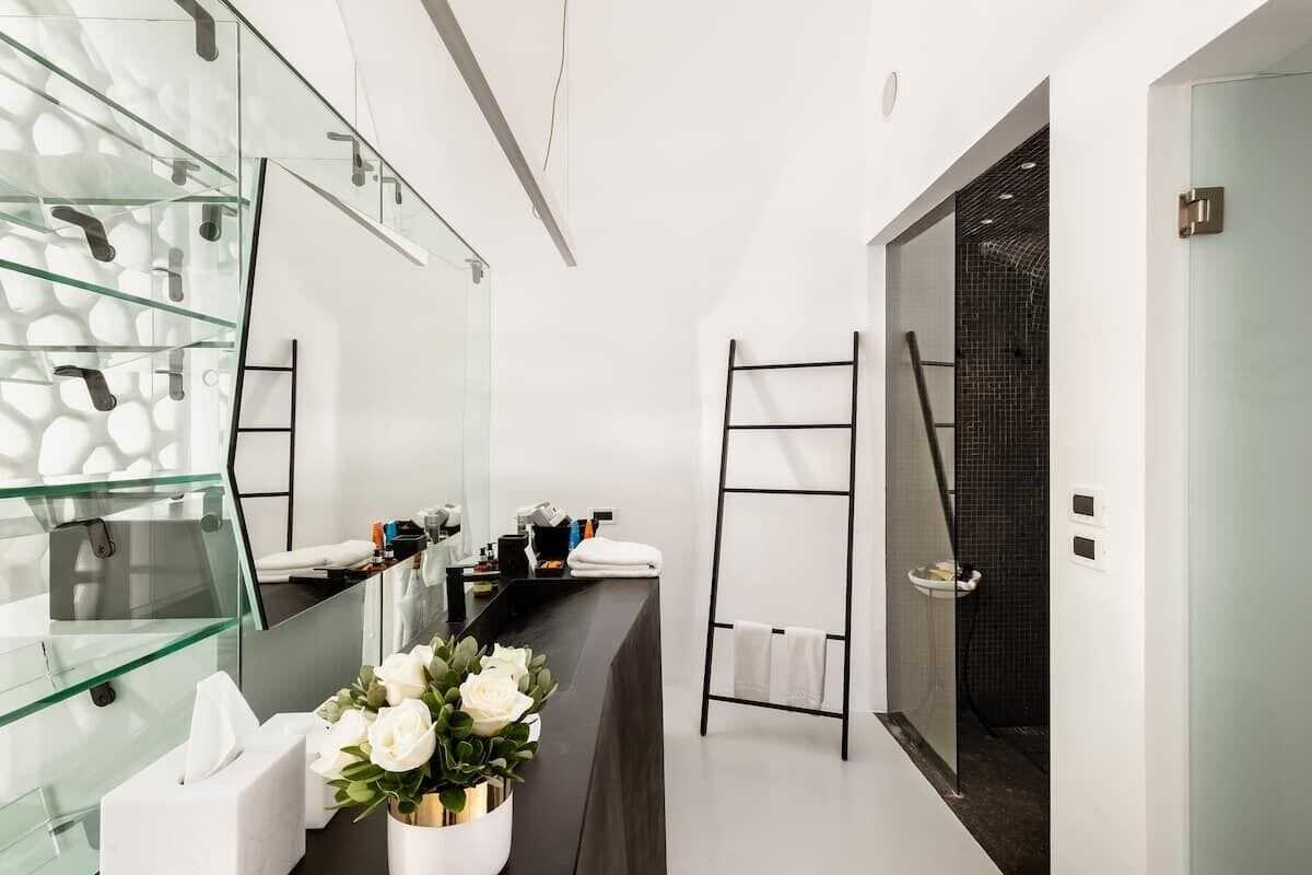 Photo - Grace Hotel, Auberge Collection