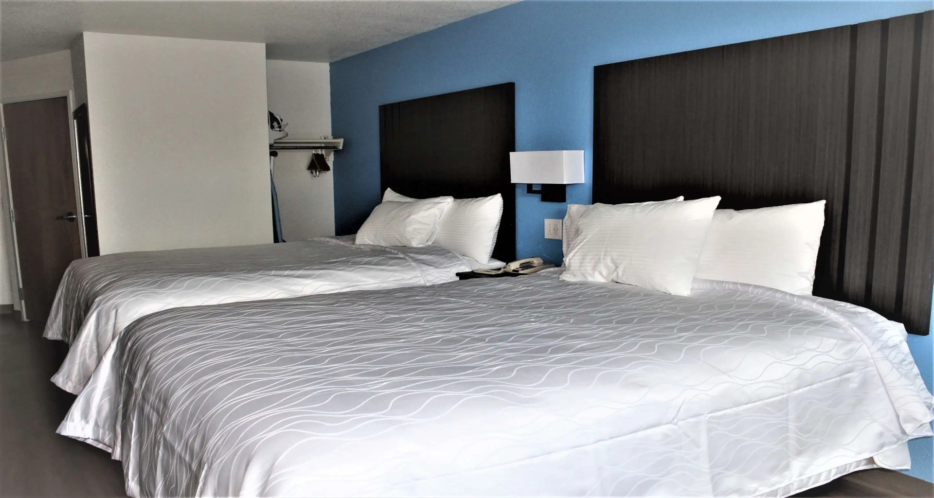 Foto - SureStay Plus Hotel by Best Western Niagara Falls East