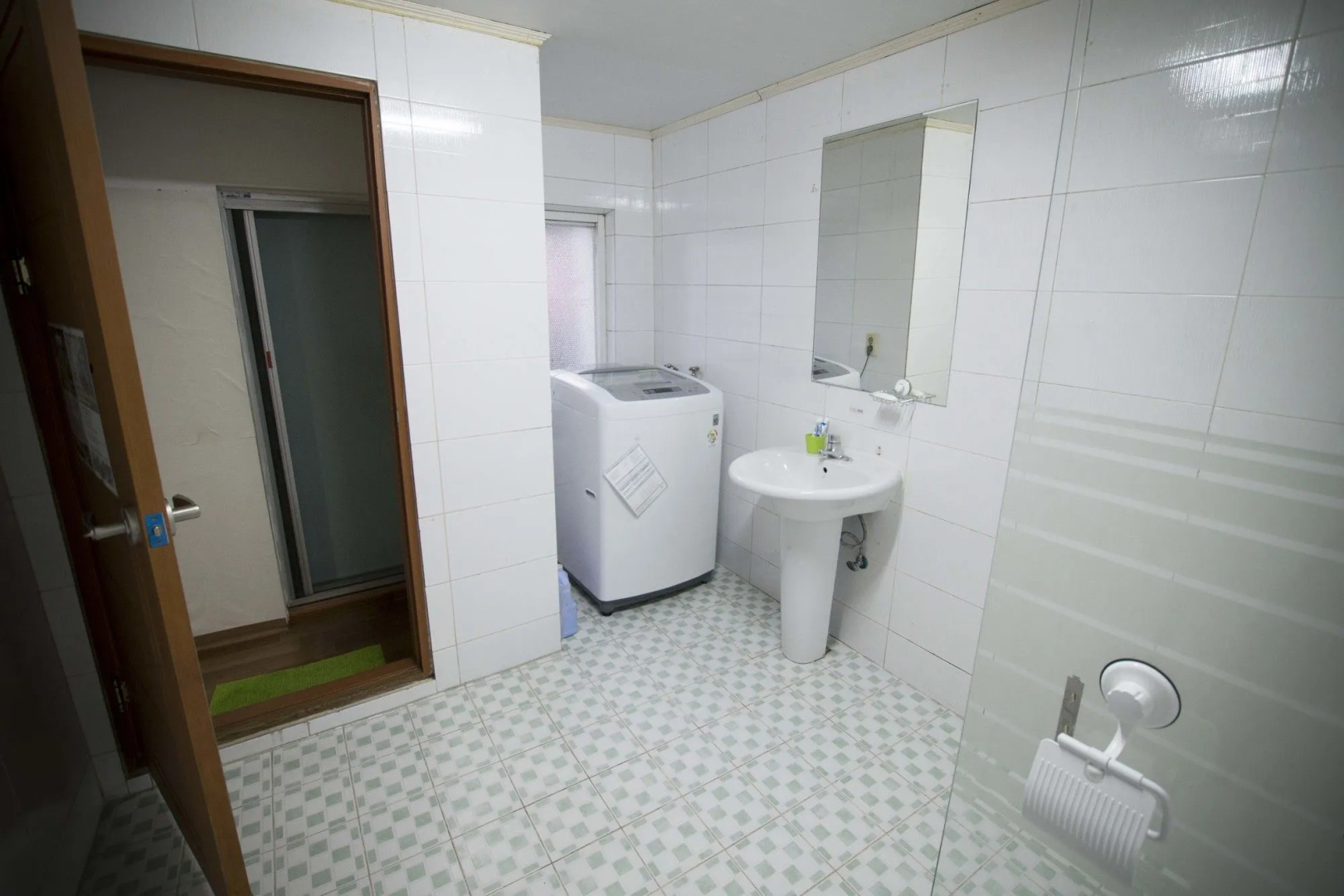 Photo - Jeong House