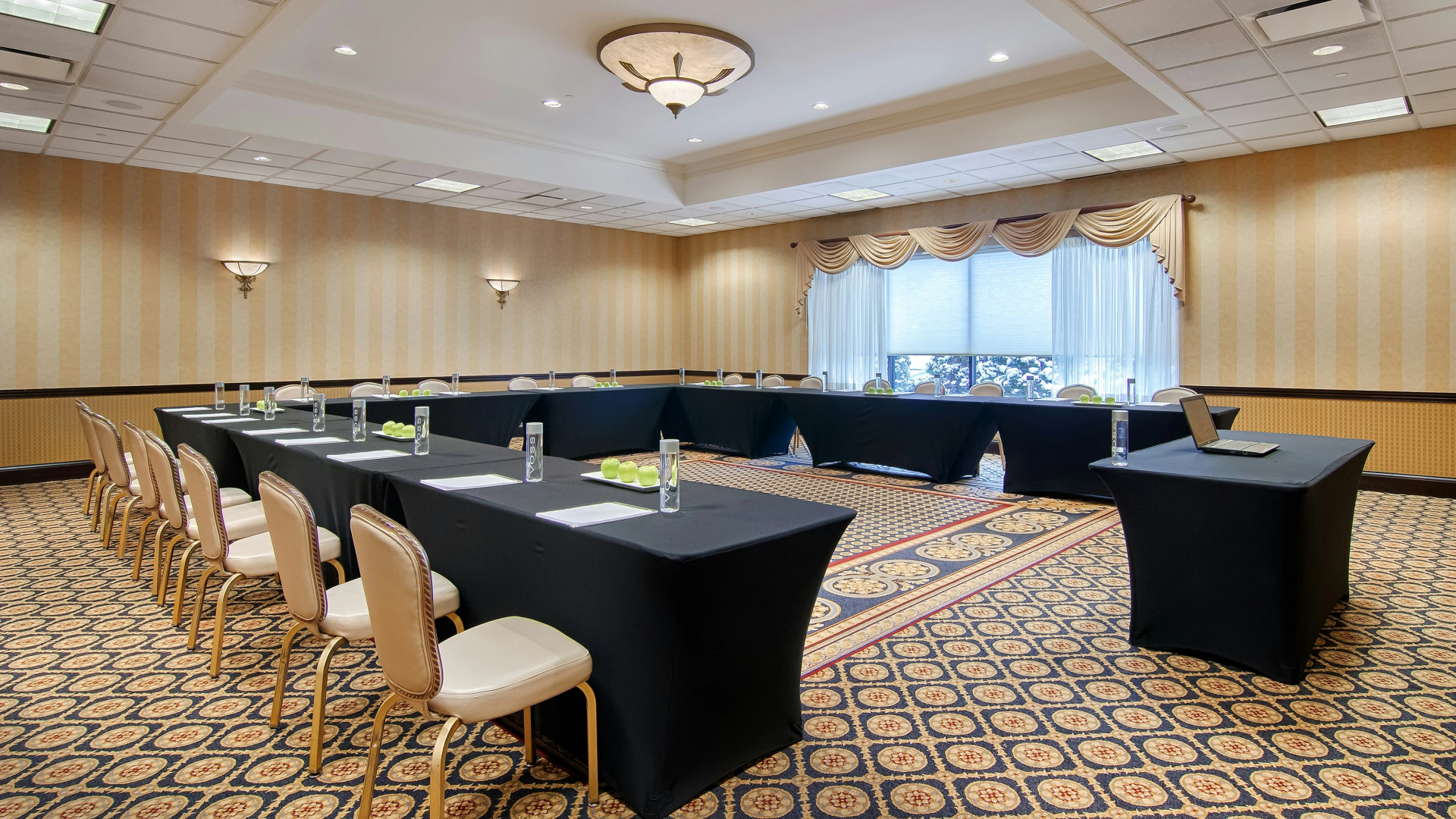 Photo - DoubleTree by Hilton Lisle Naperville