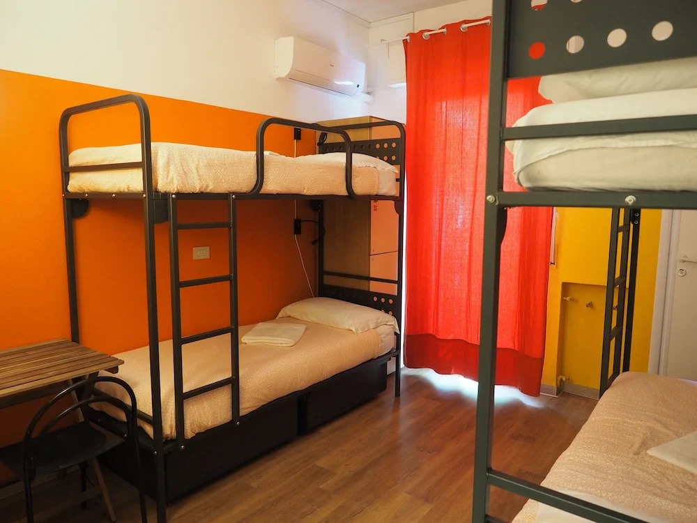 Photo - Sunflower Beach Backpacker Hostel & Bar