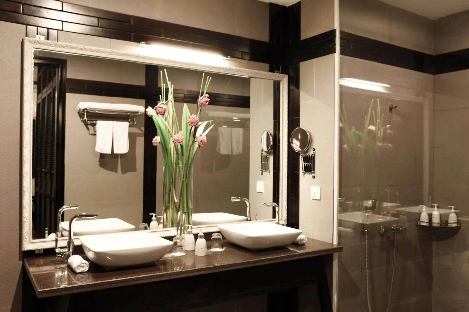 Foto - White Mansion 白色公馆