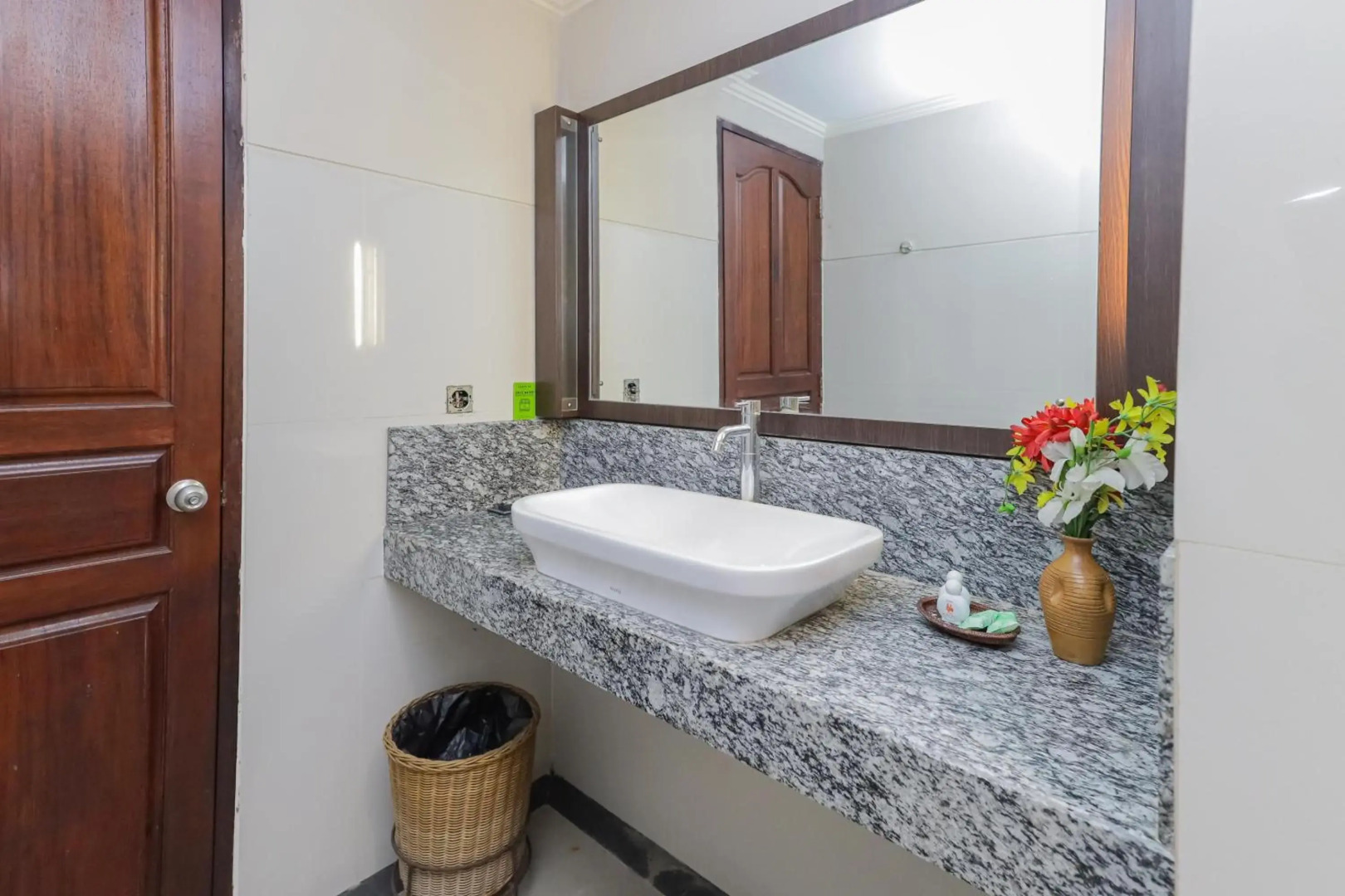 Photo - Urbanview Hotel Taman Suci Denpasar Bali