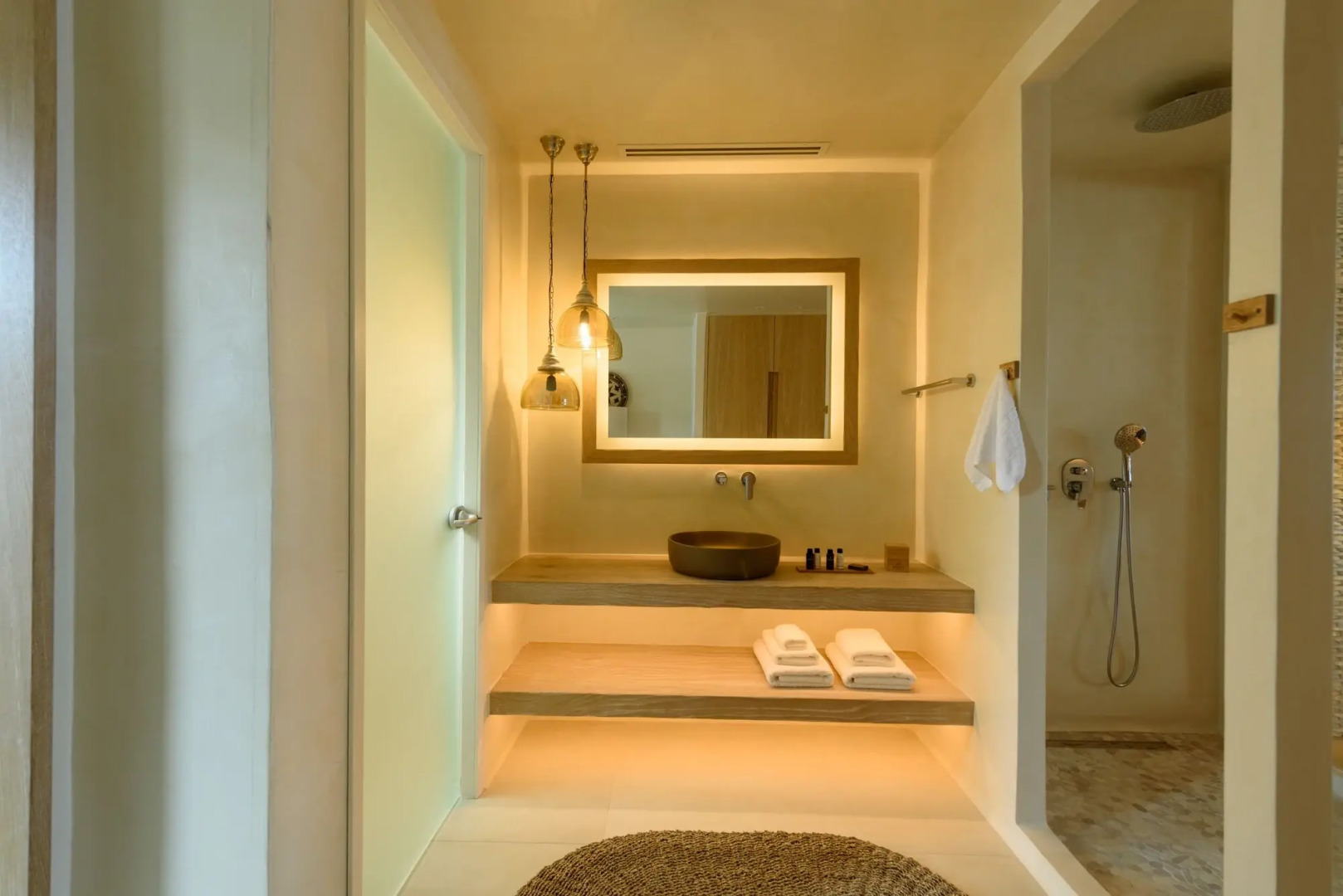 Photo - Divelia East