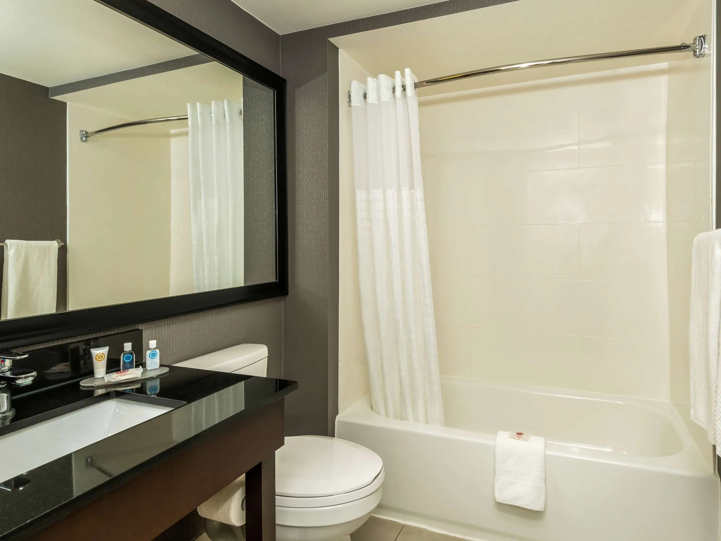 Photo - Comfort Inn Kanata Ottawa West