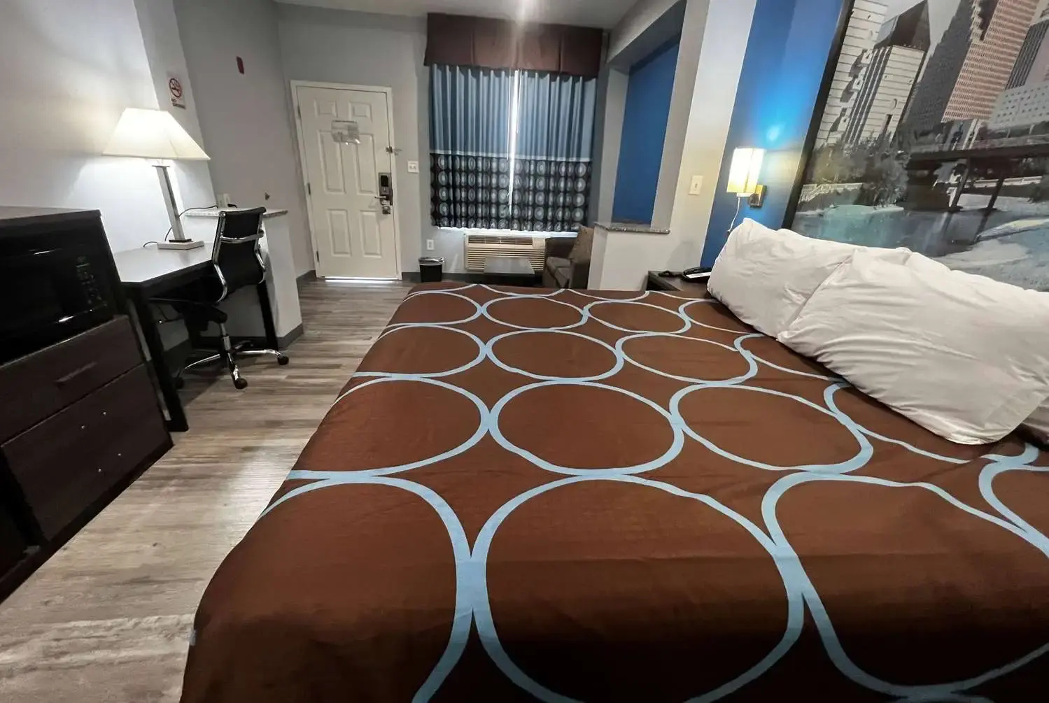Photo - Super 8 by Wyndham Houston North I-45