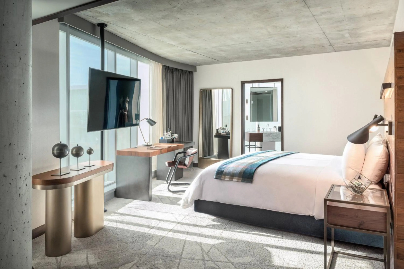 Photo - the DOUGLAS, Autograph Collection