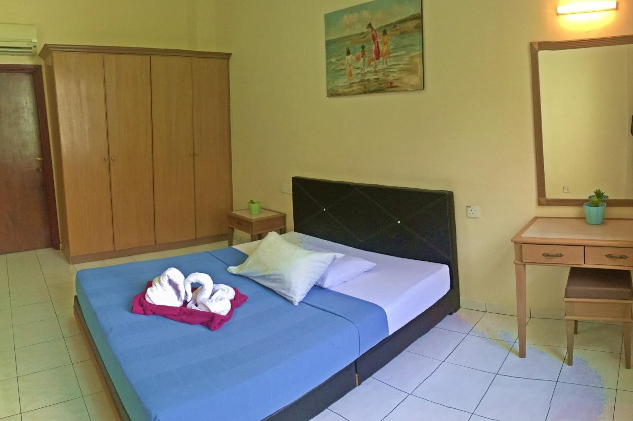 Teluk Batik Holiday Apartment