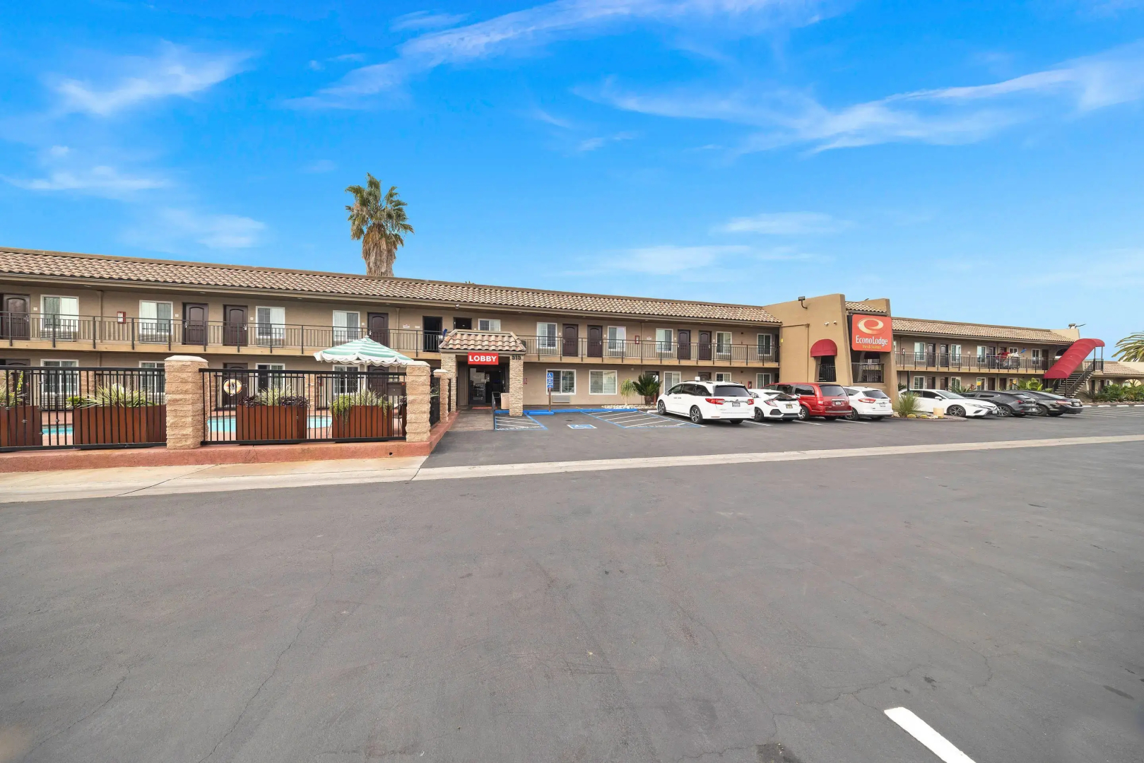 Photo - Econo Lodge Inn & Suites Escondido Downtown
