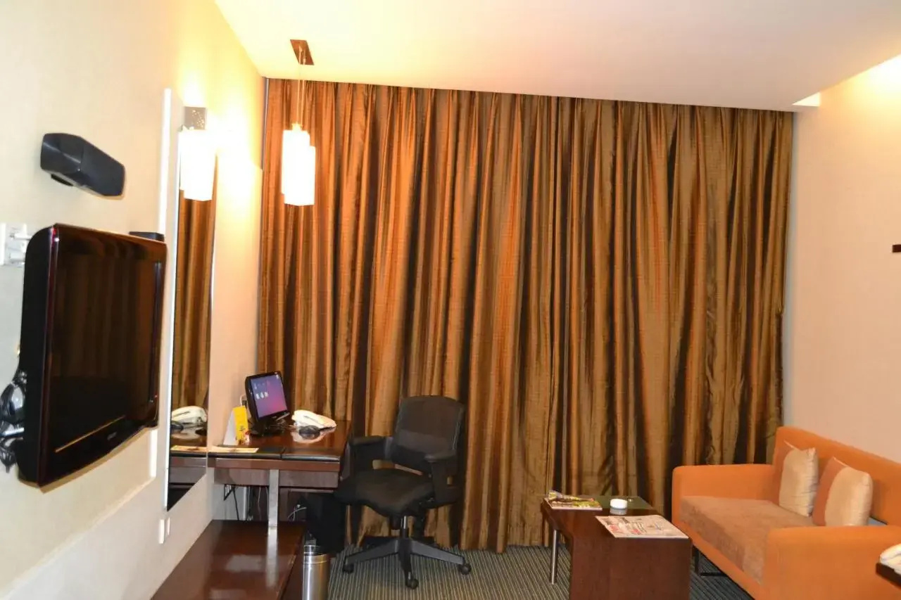 Foto - Sayaji Pune