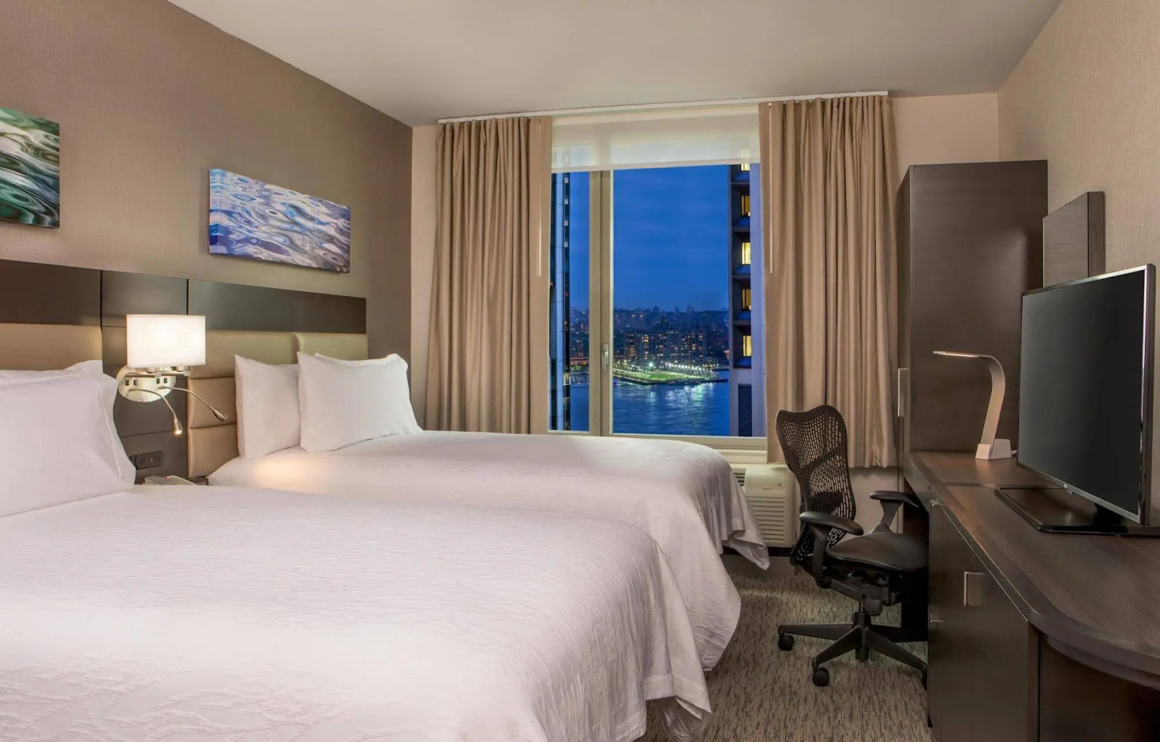 Photo - Hilton Garden Inn NYC Financial Center/Manhattan Downtown
