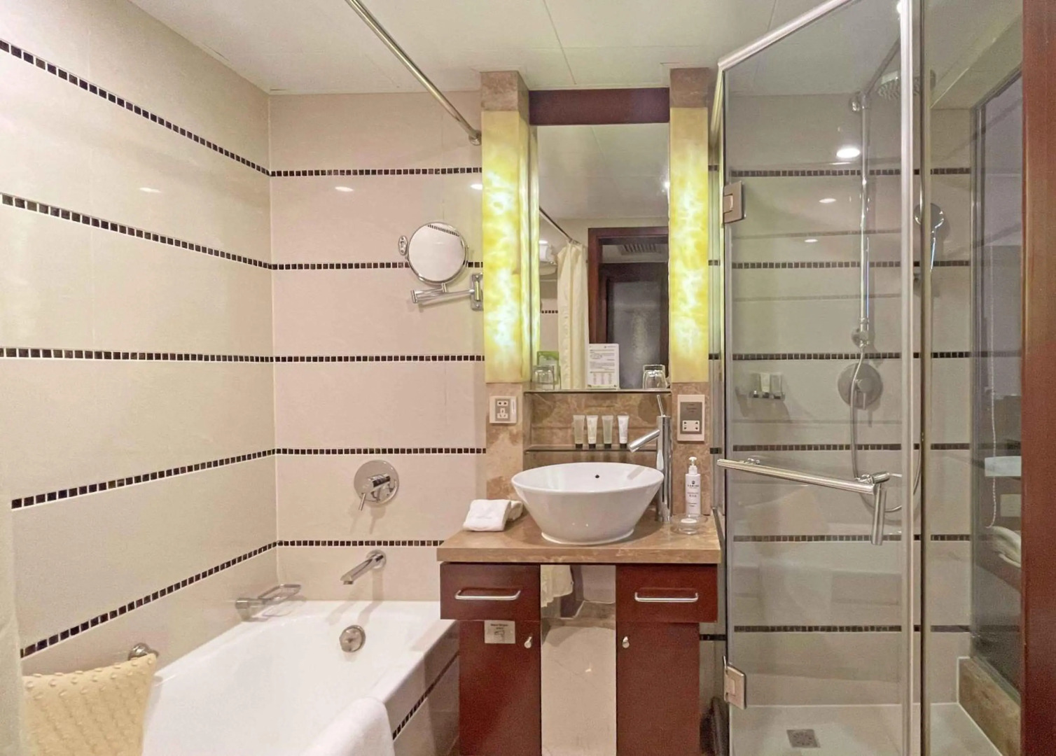 Photo - Merry Hotel Shanghai (Former Rendezvous Merry Hotel Shanghai)