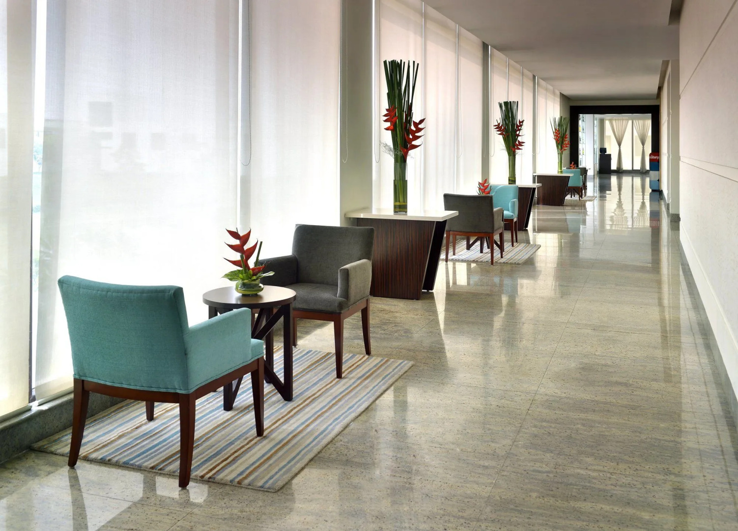 Foto - Four Points by Sheraton New Delhi, Airport Highway